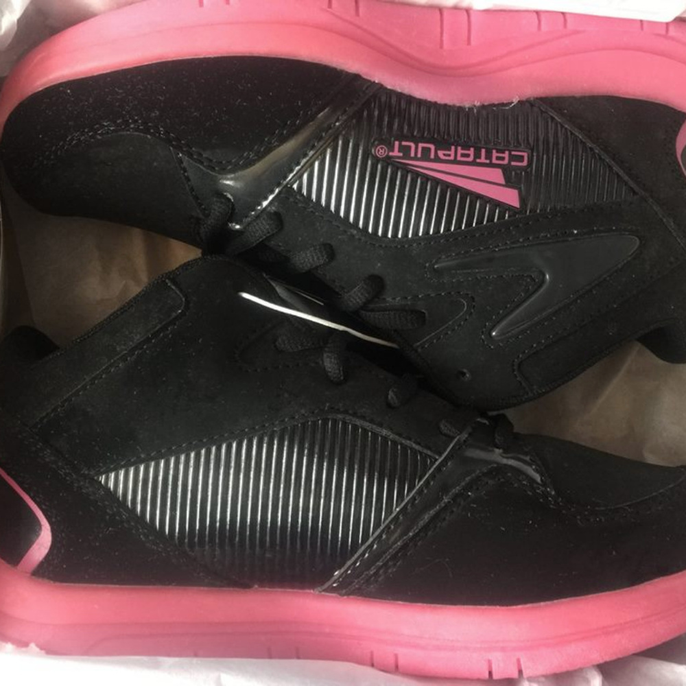 NWT! CATAPULT Girl's Glow SNEAKER/SHOES size 4